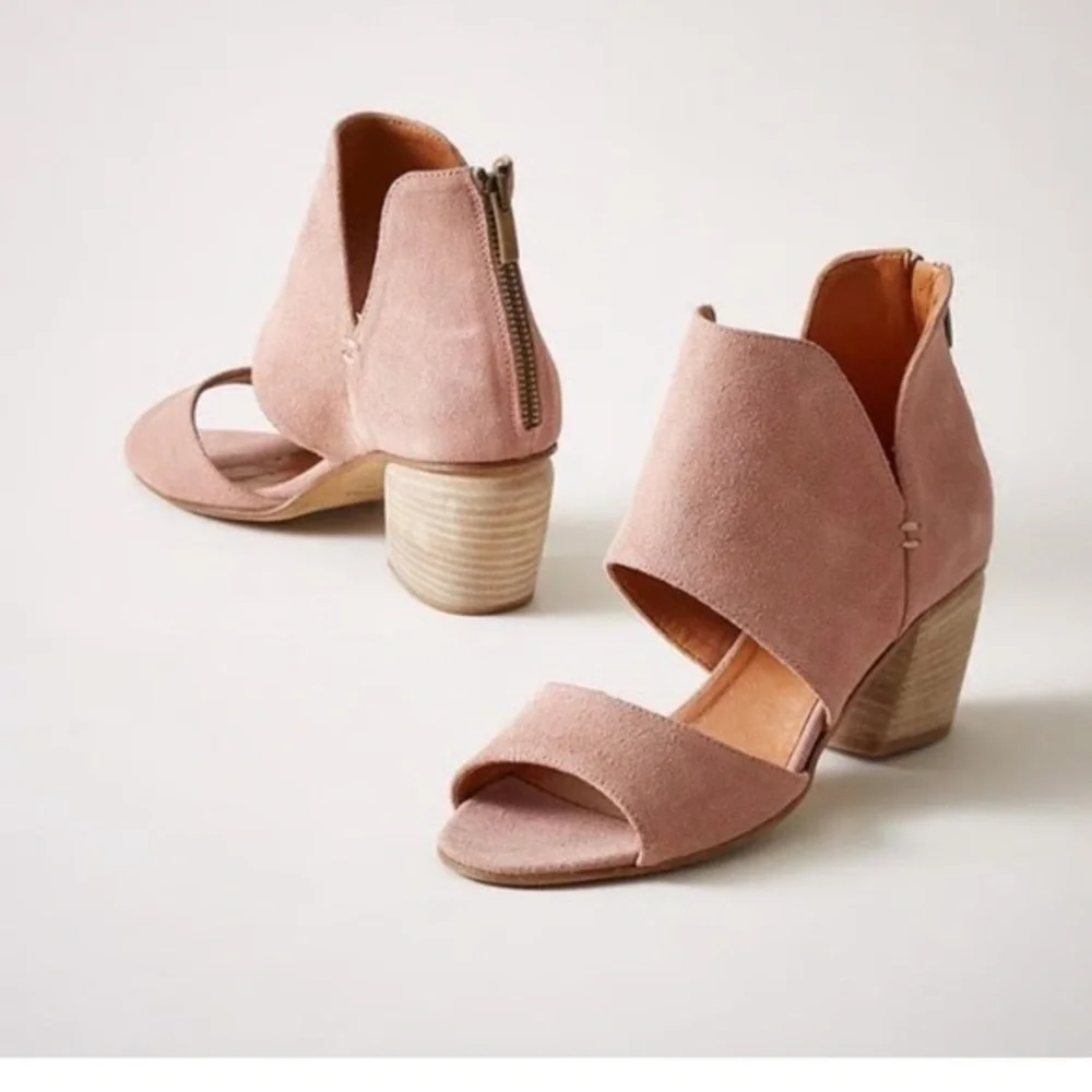 Sundance  Blush Pink Suede Spring Block Heel Sandals in size 11 (42)